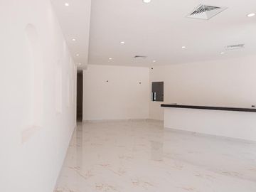 LOCAL COMERCIAL EN RENTA ESQUINA EN AVENIDA EN MERIDA YUCATAN