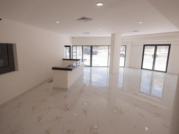 LOCAL COMERCIAL EN RENTA ESQUINA EN AVENIDA EN MERIDA YUCATAN