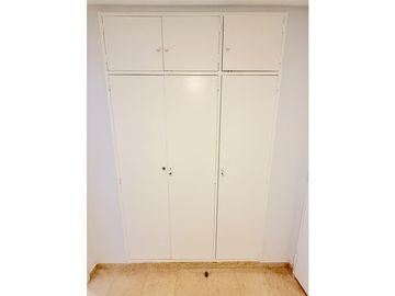 LATORRE PROP. ALQUILA 24 MESES DEPTO CON BALCON