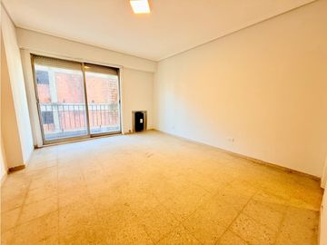 LATORRE PROP. ALQUILA 24 MESES DEPTO CON BALCON
