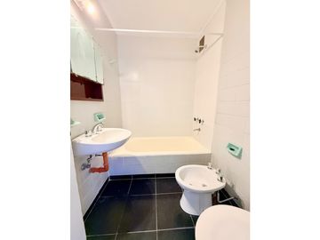 LATORRE PROP. ALQUILA 24 MESES DEPTO CON BALCON