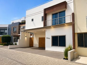 Casa en Venta 4 habitaciones Los Castaños Zapopan