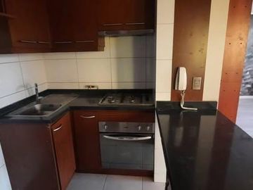 AMPLIO, ILUMINADO Y BIEN CONECTADO DEPTO EN VENTA