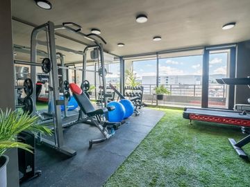 OFICINA COMERCIAL EDIFICIO BOLD CON ESTACIONAMIENTO