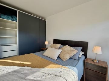 LOFT EXQUISITAMENTE AMOBLADO PARA USAR DE INMEDIATO