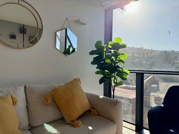 LOFT EXQUISITAMENTE AMOBLADO PARA USAR DE INMEDIATO