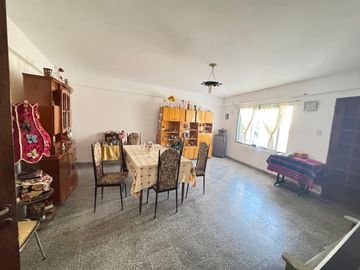 VENTA CASA + DPTO ALTO GORRITI