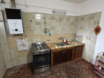 VENTA CASA + DPTO ALTO GORRITI