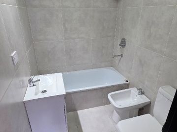 Departamento en alquiler en Remedios de Escalada Oeste