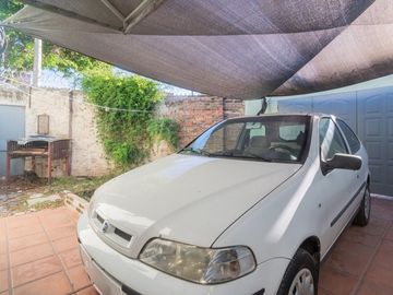 CASA CON GRAN POTENCIAL ZONA JERARQUICOS