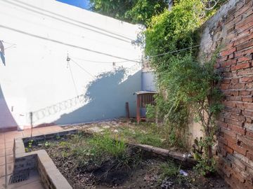 CASA CON GRAN POTENCIAL ZONA JERARQUICOS