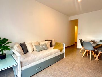 Venta Departamento 2 ambientes con balcón. Zona Güemes
