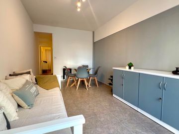 Venta Departamento 2 ambientes con balcón. Zona Güemes