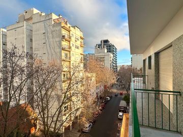 Venta Departamento 2 ambientes con balcón. Zona Güemes