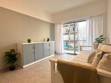 Venta Departamento 2 ambientes con balcón. Zona Güemes