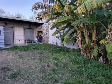 CASA DE CATEGORIA, CON DEPARTAMENTO. B° DEL CARMEN