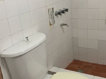 EN VENTA DEPARTAMENTO 4 AMBIENTES - BANFIELD