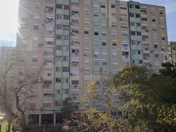 EN VENTA DEPARTAMENTO 4 AMBIENTES - BANFIELD