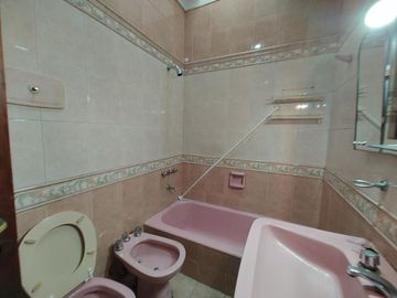 CASA T/CHALET DE 3 DORM. COCHERA, PATIO, QUINCHO