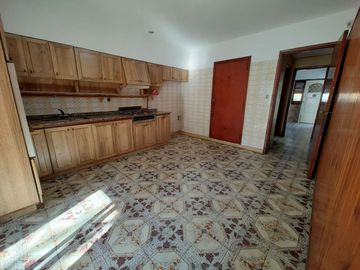 CASA T/CHALET DE 3 DORM. COCHERA, PATIO, QUINCHO