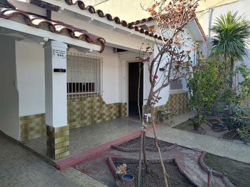 CASA T/CHALET DE 3 DORM. COCHERA, PATIO, QUINCHO