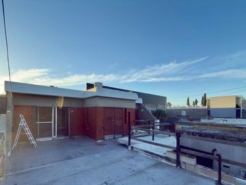 Alquiler depósito, local y oficinas en Ituzaingó