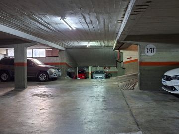 VENTA COCHERA FIJA Y CUBIERTA EN BELGRANO
