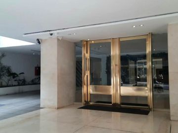 VENTA COCHERA FIJA Y CUBIERTA EN BELGRANO