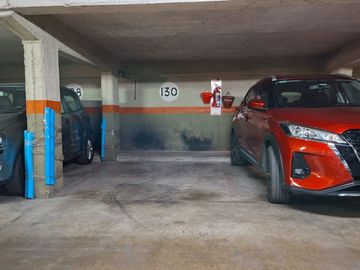 VENTA COCHERA FIJA Y CUBIERTA EN BELGRANO