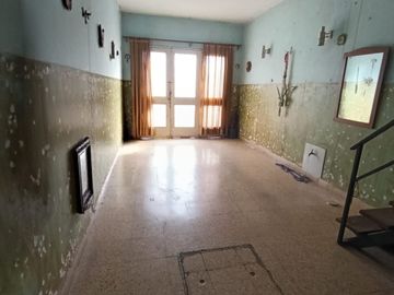 CASA EN VENTA 3 DORMITORIOS AMPLIO PATIO ZONA SUR