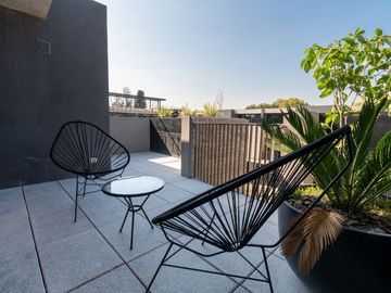 CASA EN VENTA 4 DORMITORIOS FISHERTON CON COCHERA