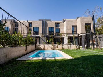 CASA EN VENTA 4 DORMITORIOS FISHERTON CON COCHERA