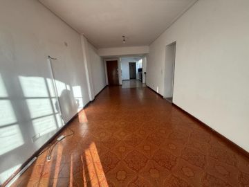 OPORTUNIDAD VENTA DEPARTAMENTO 4 AMB. FLORES CENTR