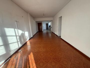 OPORTUNIDAD VENTA DEPARTAMENTO 4 AMB. FLORES CENTR