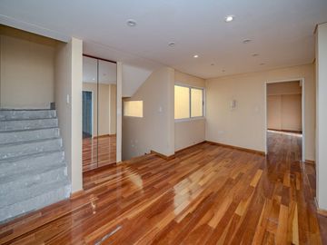 VENTA CASA 6 AMB FLORES PISCINA COCHERA PERMUTA