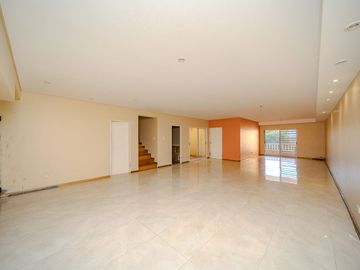 VENTA CASA 6 AMB FLORES PISCINA COCHERA PERMUTA