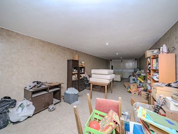 VENTA CASA 6 AMB FLORES PISCINA COCHERA PERMUTA