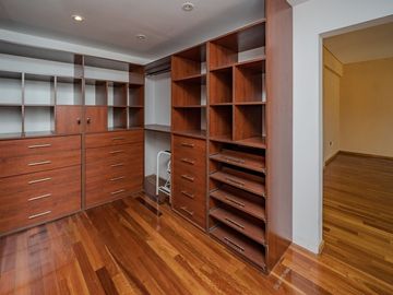 VENTA CASA 6 AMB FLORES PISCINA COCHERA PERMUTA