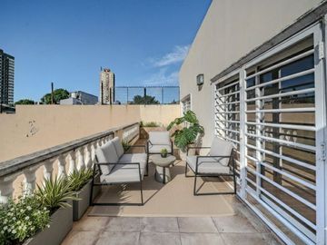 VENTA CASA 6 AMB FLORES PISCINA COCHERA PERMUTA