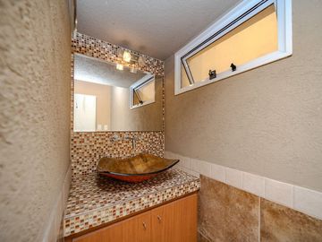 VENTA CASA 6 AMB FLORES PISCINA COCHERA PERMUTA