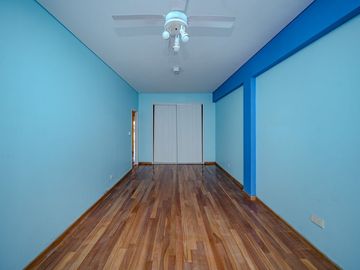 VENTA CASA 6 AMB FLORES PISCINA COCHERA PERMUTA