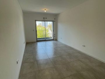 VENTA MONOAMBIENTE CASEROS CENTRO - CON RENTA