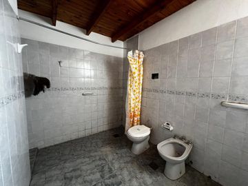 Casa mas departamento en barrio Ayacucho, Cordoba