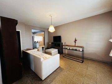 Casa mas departamento en barrio Ayacucho, Cordoba