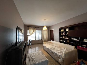 Casa mas departamento en barrio Ayacucho, Cordoba