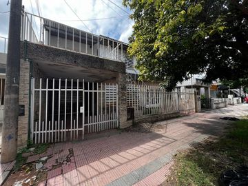 Casa mas departamento en barrio Ayacucho, Cordoba
