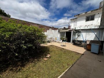 Casa mas departamento en barrio Ayacucho, Cordoba