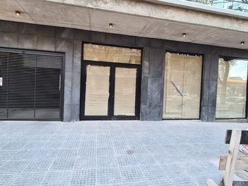 VENTA LOCAL  COMERCIAL PB  FRENTE NUÑEZ  ESTRENAR