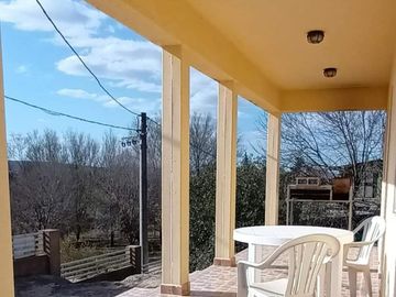 CASA EN VENTA TANTI CORDOBA
