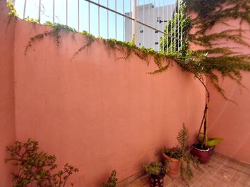 VILLA URQUIZA 3 AMBIENTES AL FRENTE BALCON Y PATIO